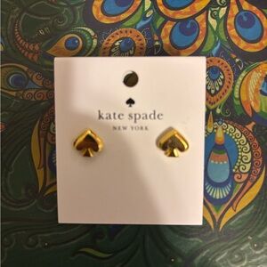 NWT Chic Gold Kate Spade Spade-Shaped Earrings – Elegant & Timeless Accessory